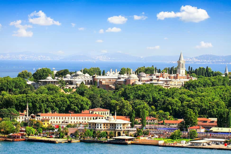 Istanbul: Topkapi Palace & Harem Tour Skip-the-Line Ticket - Meet the guide effect: why English storytelling changes everything