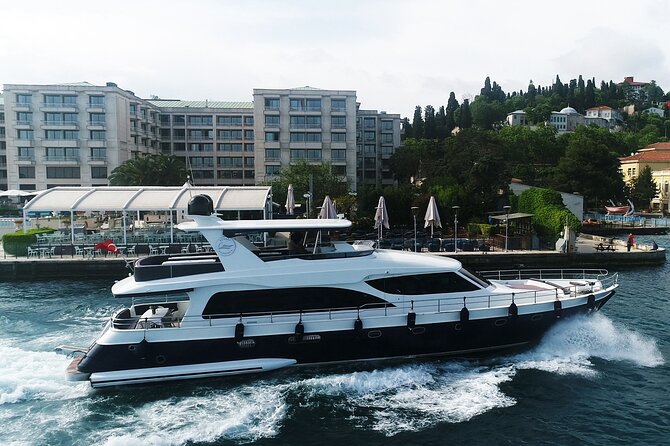 Luxury Bosphorus Yacht Cruise – Stopover in Asian Side - Kanlıca Meydan on the Asian side: a short stop built around real yogurt