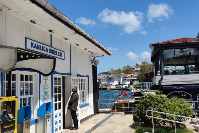 Luxury Bosphorus Yacht Cruise – Stopover in Asian Side - Price and value: what $36.30 buys you on the Bosphorus