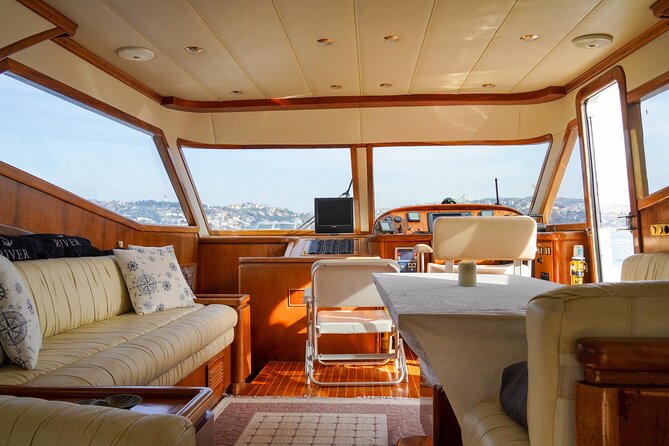 Private Yacht Cruise on Bosphorus - Kucuksu Palace and Beylerbeyi Palace: the Bosphorus love letter to Ottoman summer life