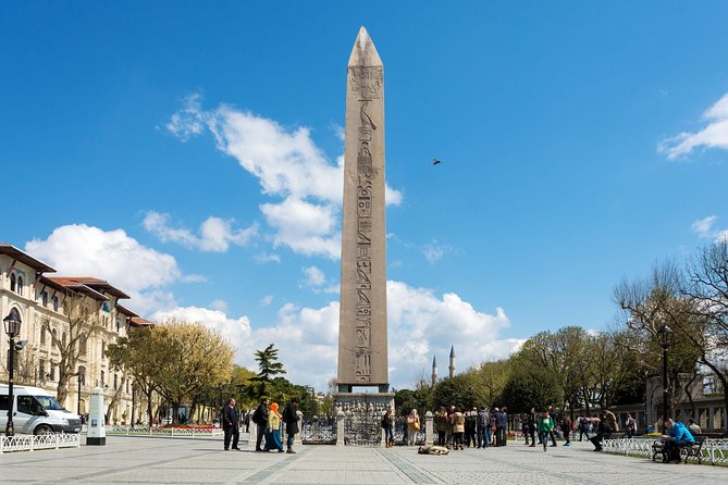 Small Group Full-Day Istanbul: Old City, Bosphorus Cruise & Lunch - Bosphorus Strait cruise: Asian-Europe views from the water