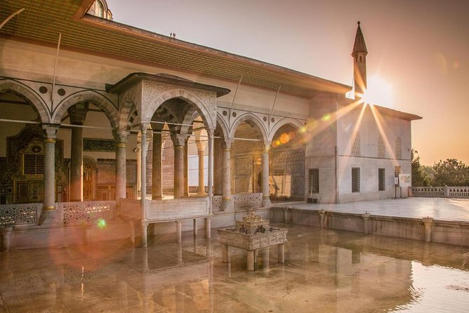 Small-Group Topkapi Palace and Harem Tour with Tickets - Stop 2: Palace Courtyards, Terraces, and Bosphorus Views