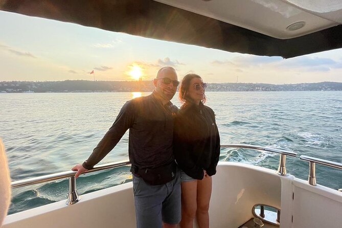 Sunset Cruise on Luxury Yacht with Transfers - Fortresses and Major Bridges: Rumeli Hisarı and Fatih Sultan Mehmet