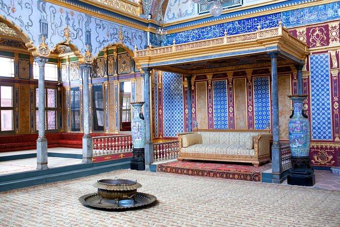 Topkapi Palace and Harem Guided tour with Skip-the-Line Tickets - Skip-the-line tickets: how much time you save