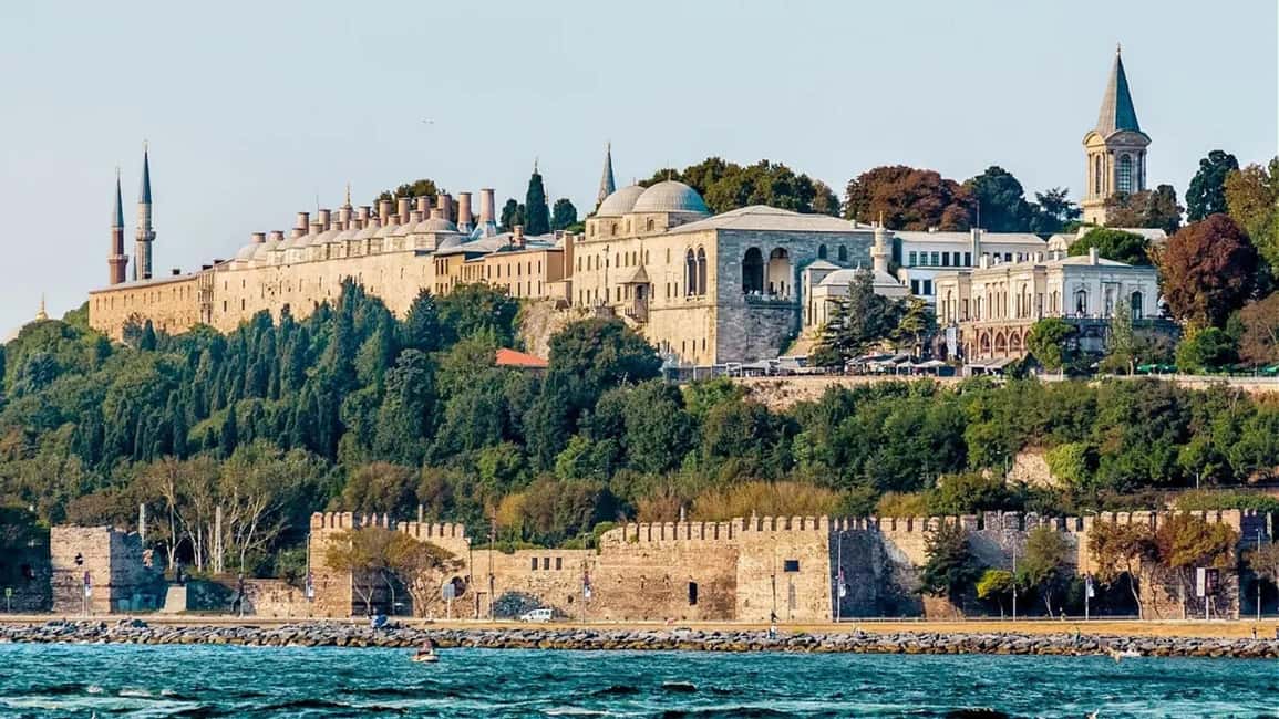 Topkapi Palace & Harem, Skip-the-Line Entry with SMALL GROUP - Topkapi Palace in About an Hour: Courtyards, Tiles, and Imperial Power